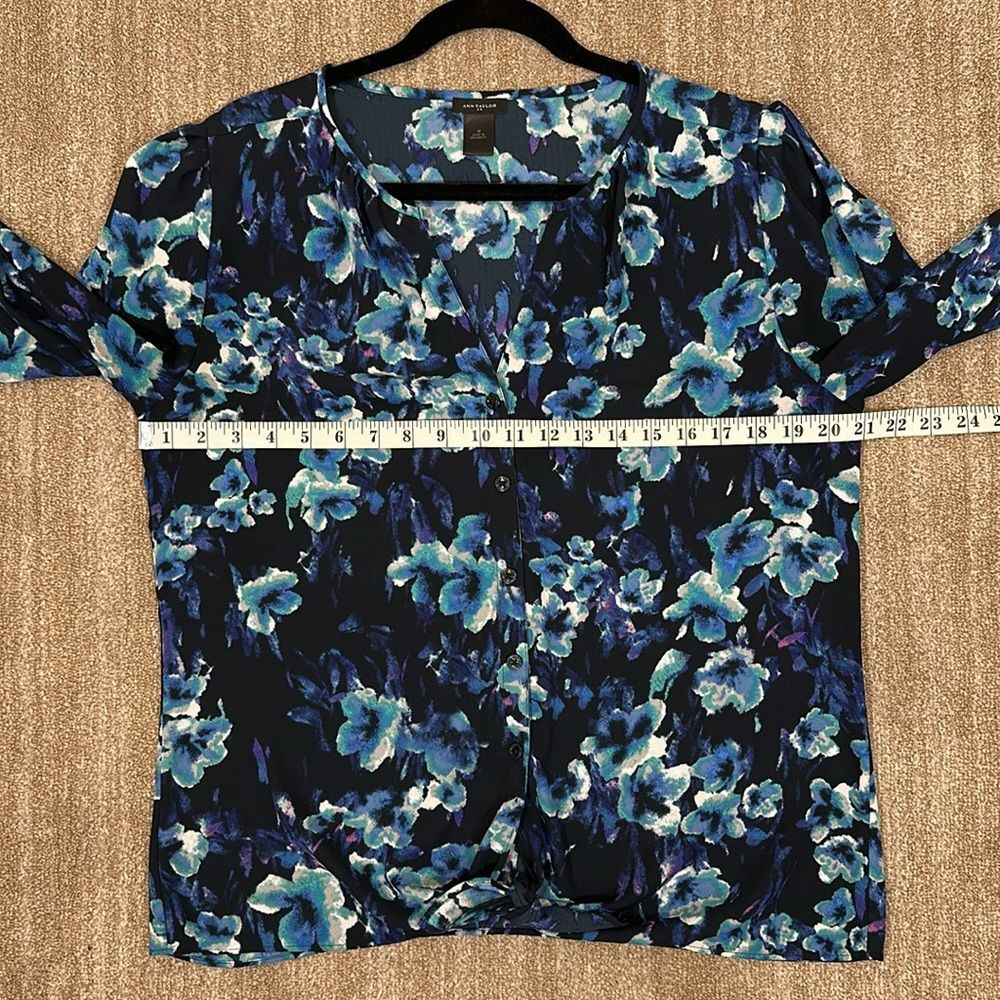 Ann Taylor Black Floral Feminine Tie Waist Longsleeve Lightweight Shirt Medium - Picture 3 of 9